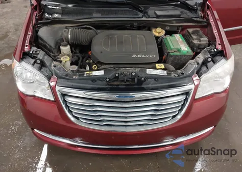 2014 Chrysler Town & Country Touring z USA, uszkodzony, nr VIN 2C4RC1BG6ER394423